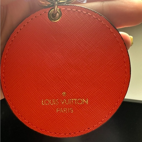 Louis Vuitton London Holiday Charm - Picture 2 of 2